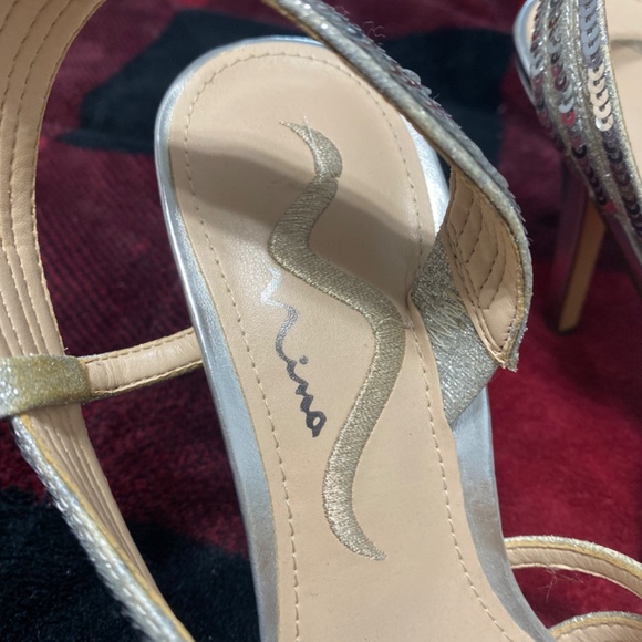 Silver heels - Picture 2 of 3